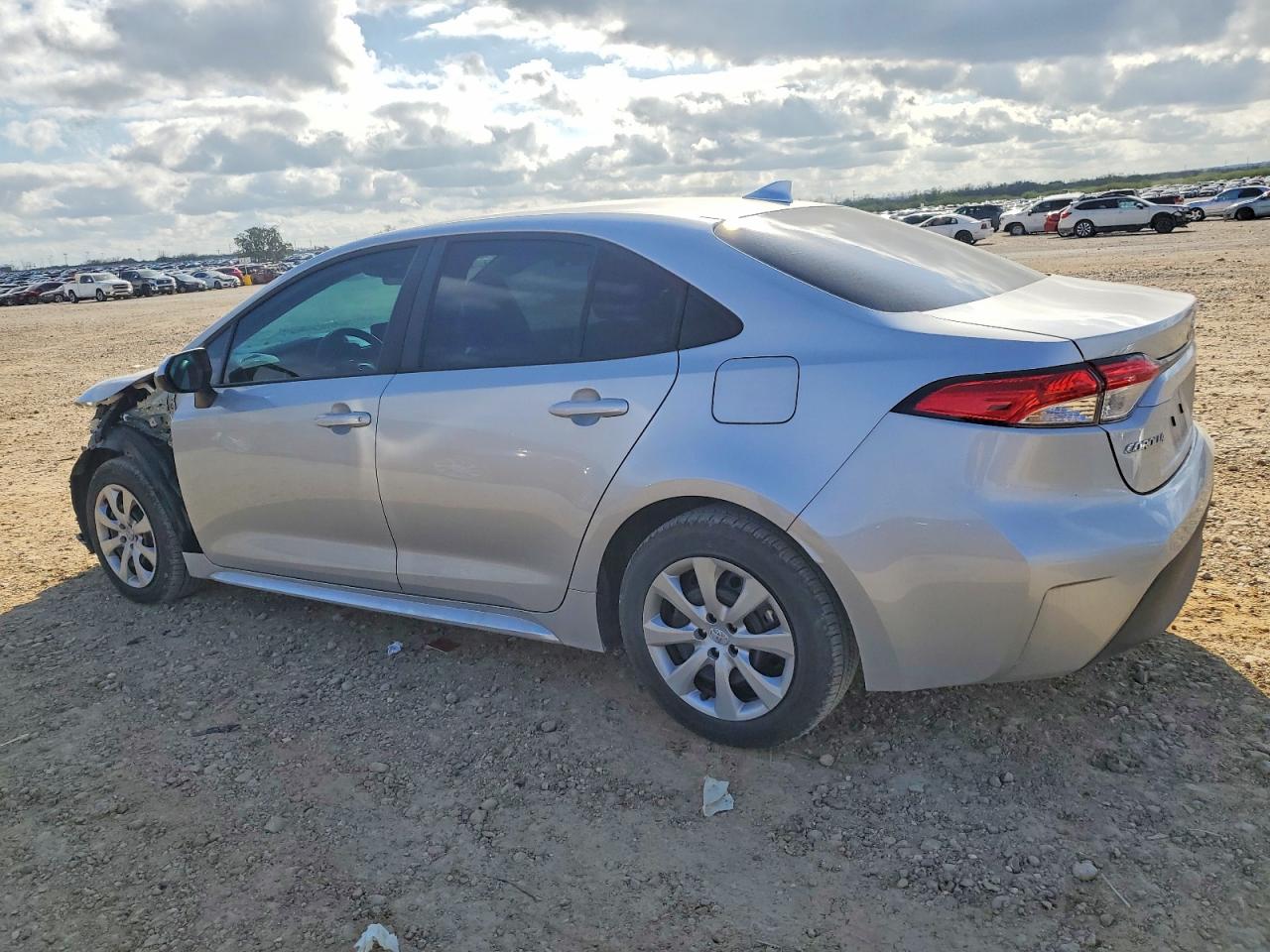 2025 TOYOTA COROLLA LE photo 4