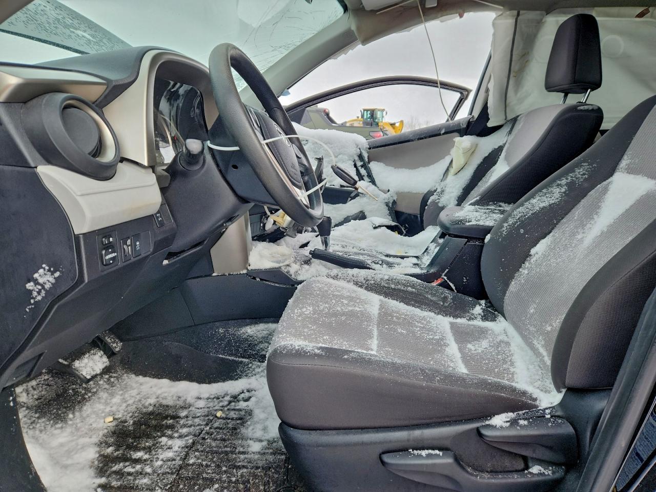 2015 TOYOTA RAV4 LE photo 7