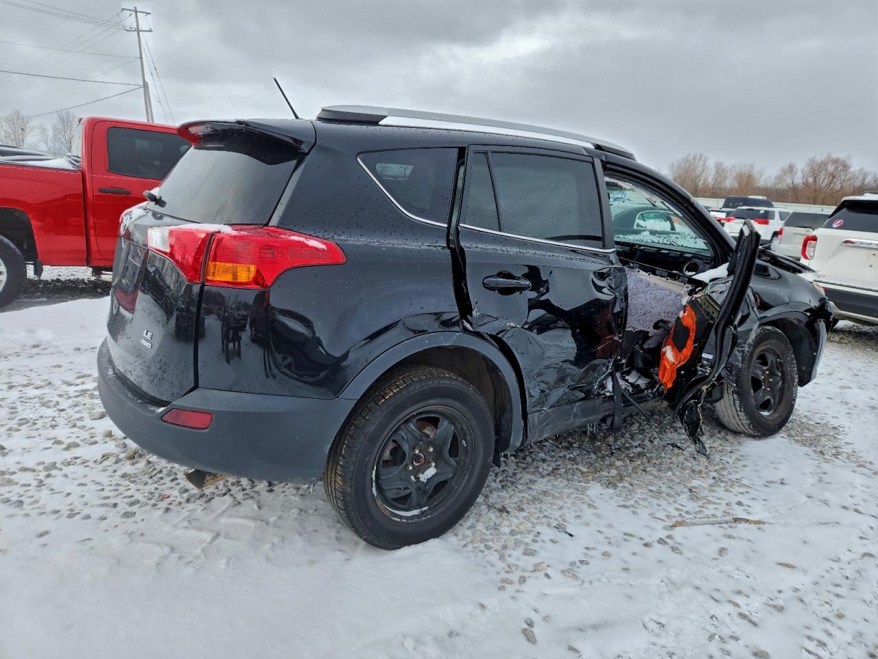 2015 TOYOTA RAV4 LE photo 3