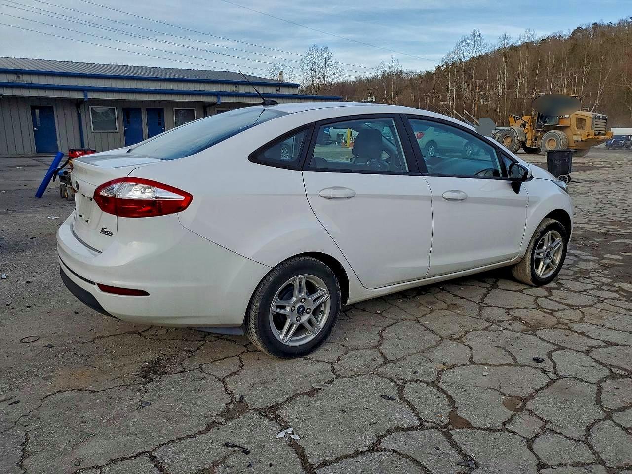 2019 FORD FIESTA SE photo 3