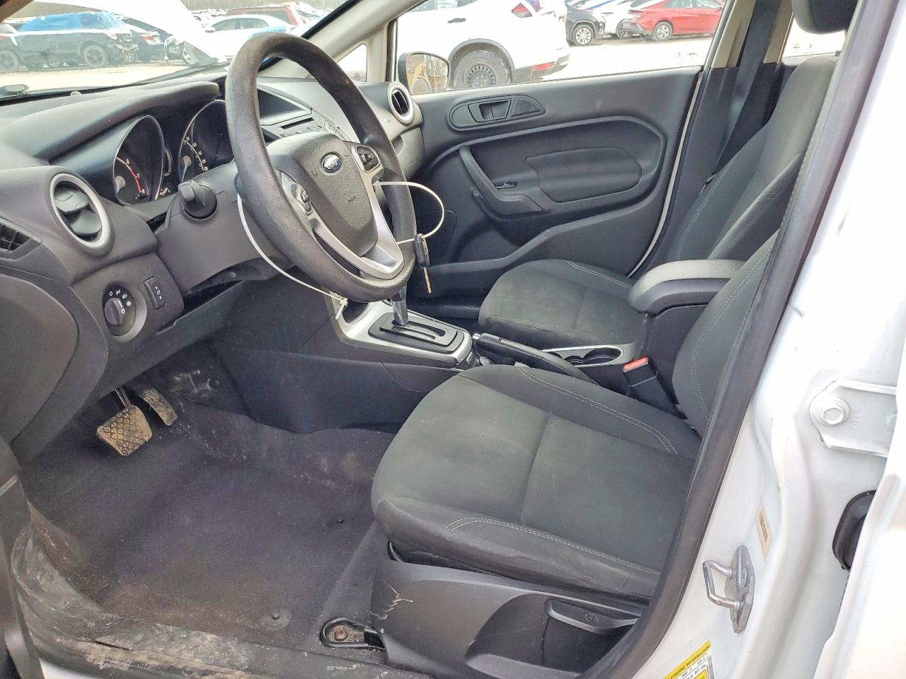 2019 FORD FIESTA SE photo 7