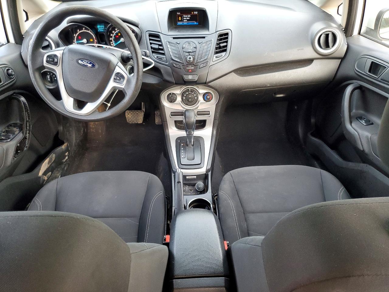 2019 FORD FIESTA SE photo 8