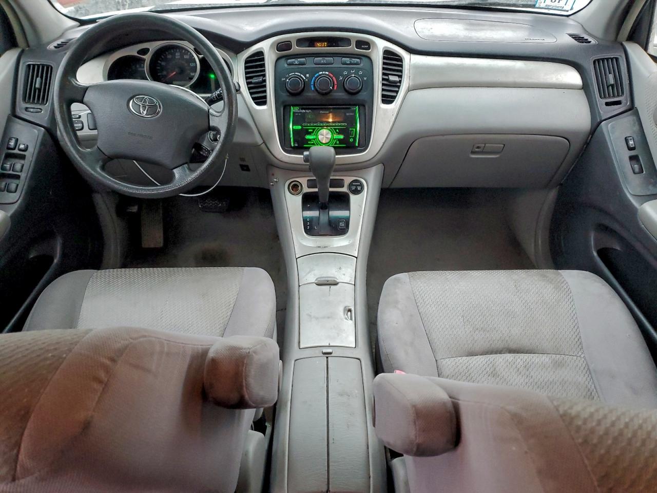 2005 TOYOTA HIGHLANDER LIMITED photo 8