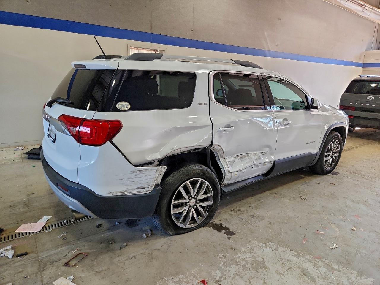 2019 GMC ACADIA SLE photo 3