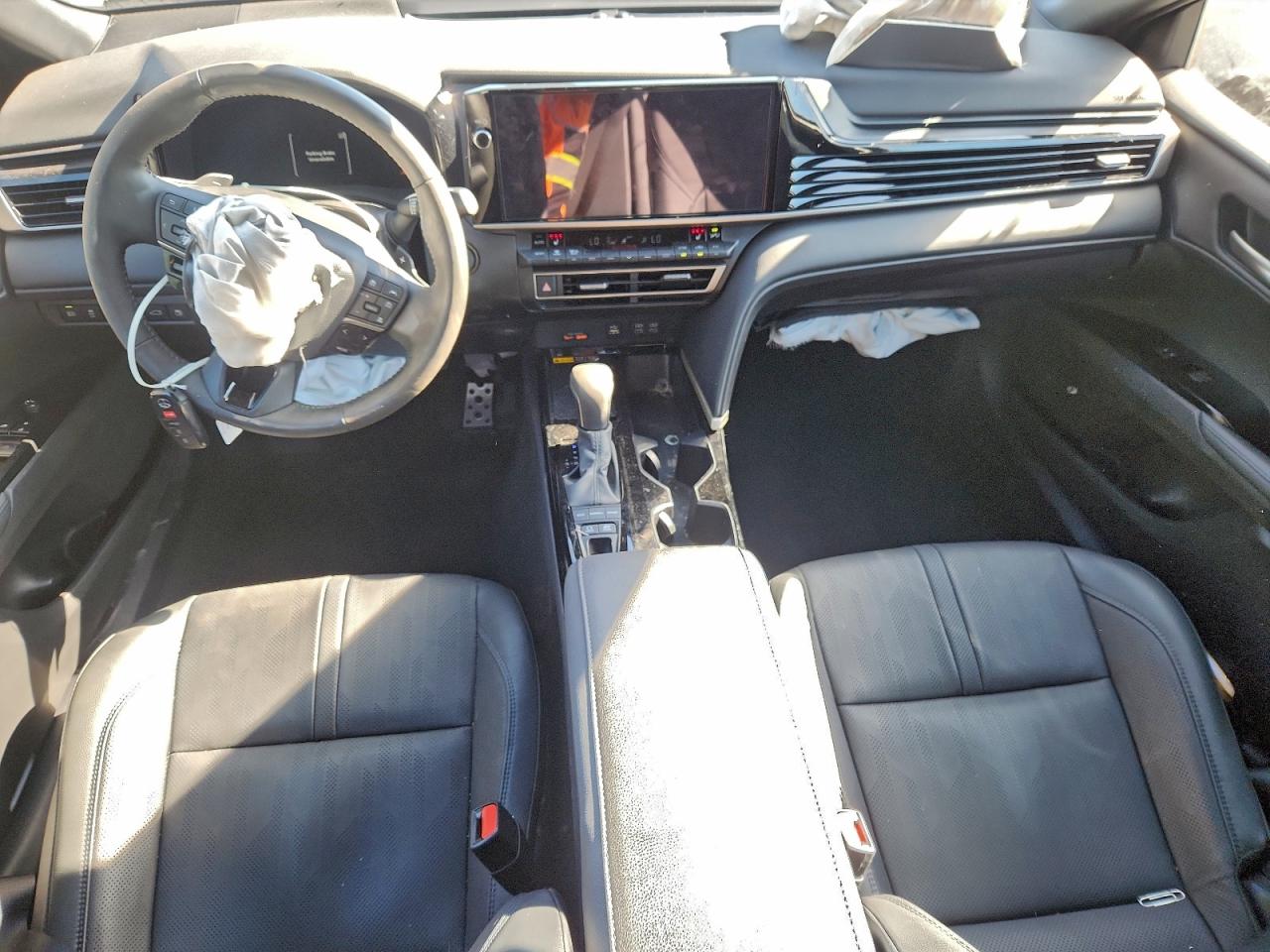2025 TOYOTA CAMRY XSE photo 8