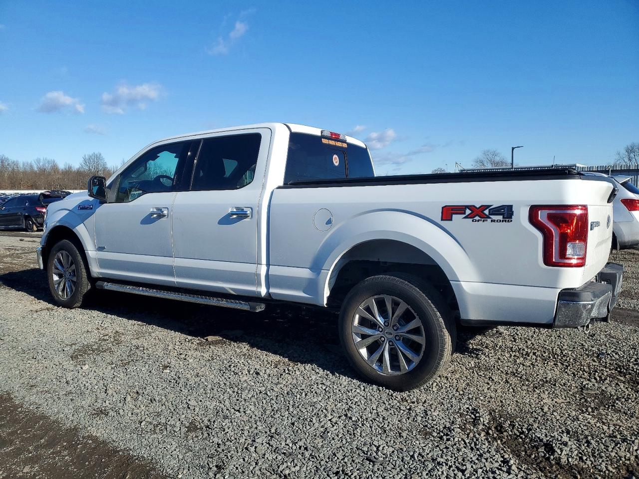 2017 FORD F150 SUPERCREW photo 2