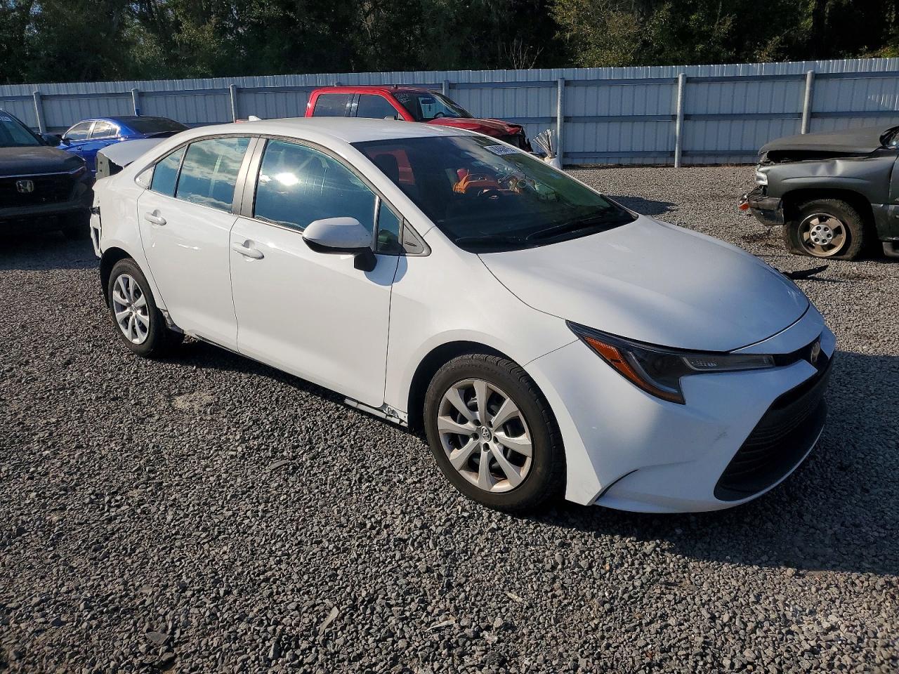 2024 TOYOTA COROLLA LE photo 4