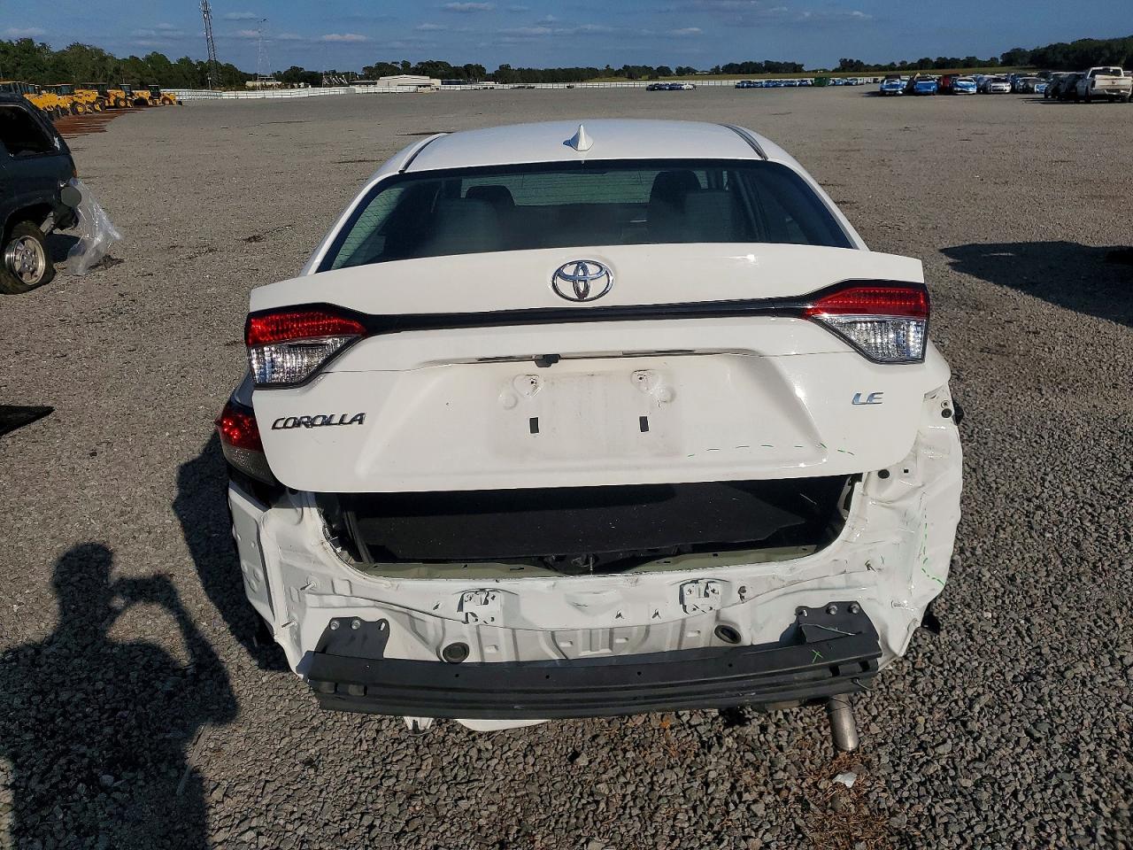 2024 TOYOTA COROLLA LE photo 6
