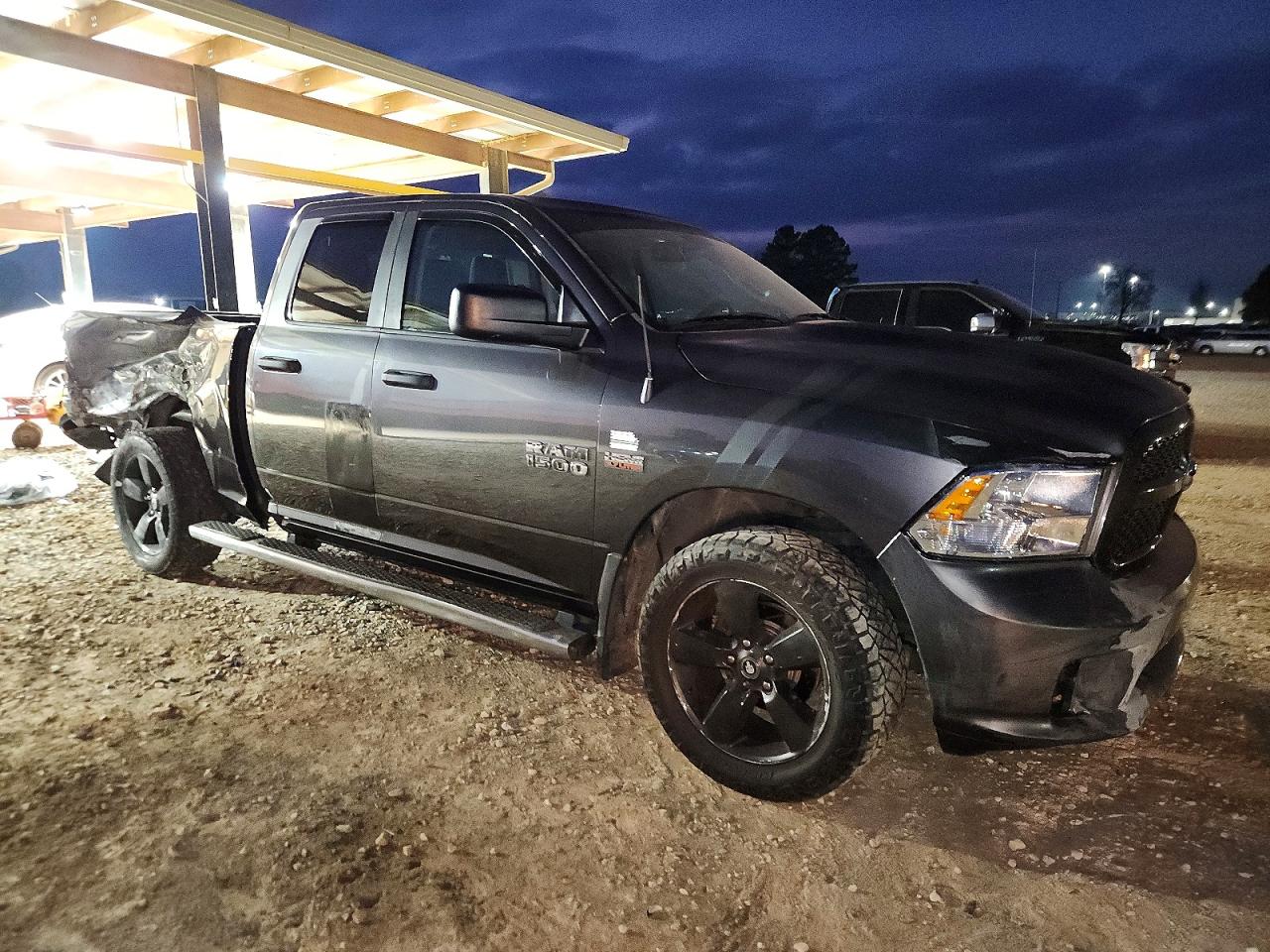 2015 RAM 1500 ST photo 4