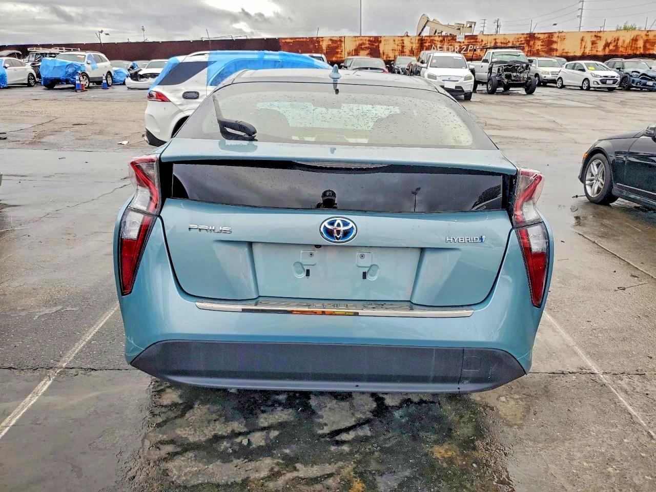 2016 TOYOTA PRIUS photo 6