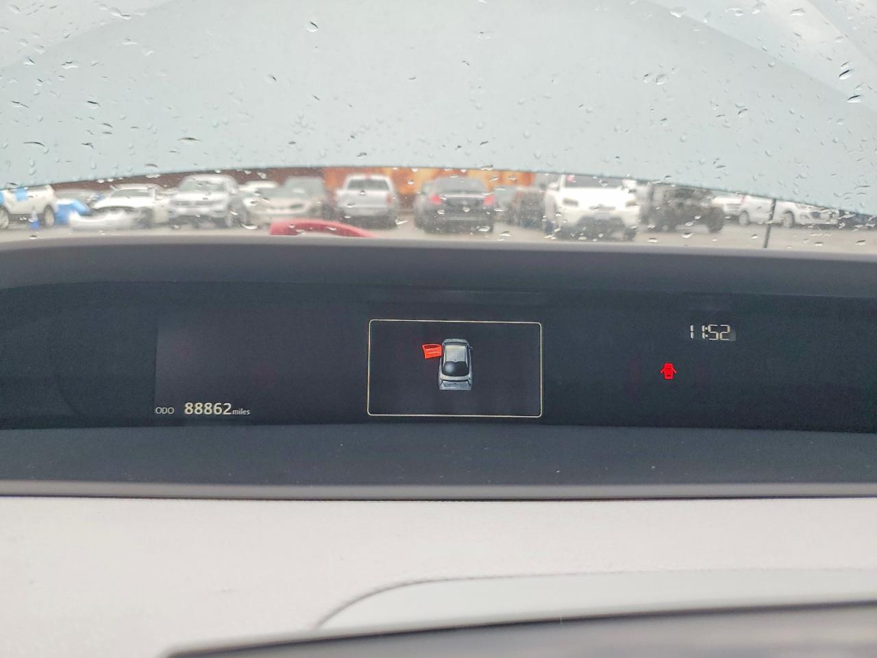 2016 TOYOTA PRIUS photo 9