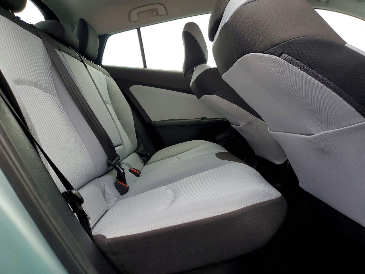 2016 TOYOTA PRIUS photo 10