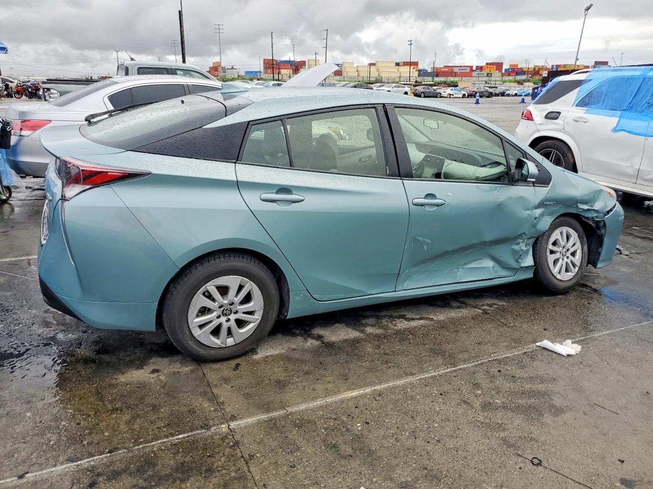 2016 TOYOTA PRIUS photo 3