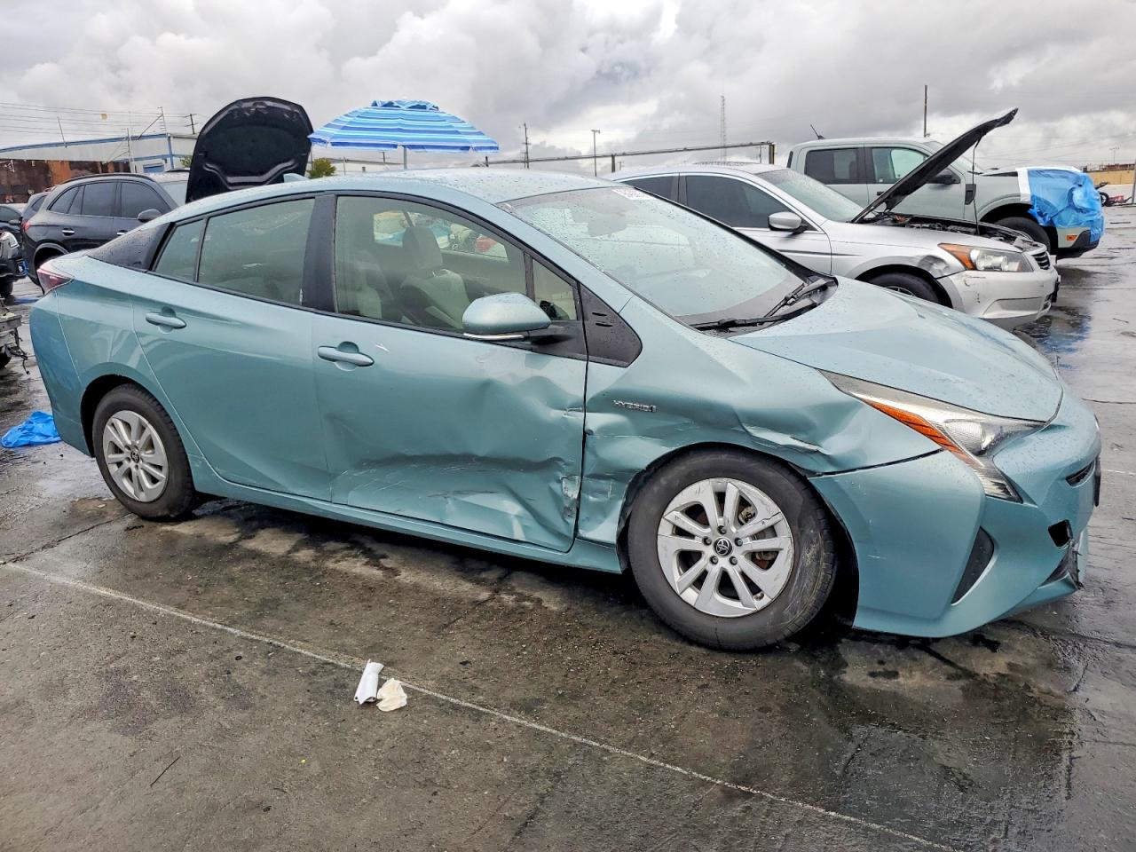 2016 TOYOTA PRIUS photo 4
