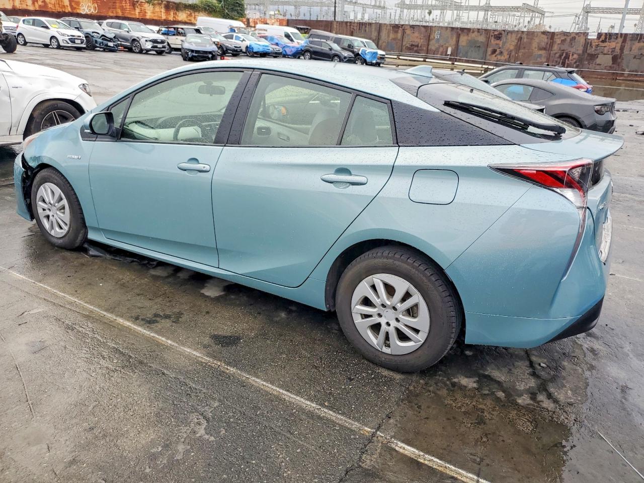 2016 TOYOTA PRIUS photo 2