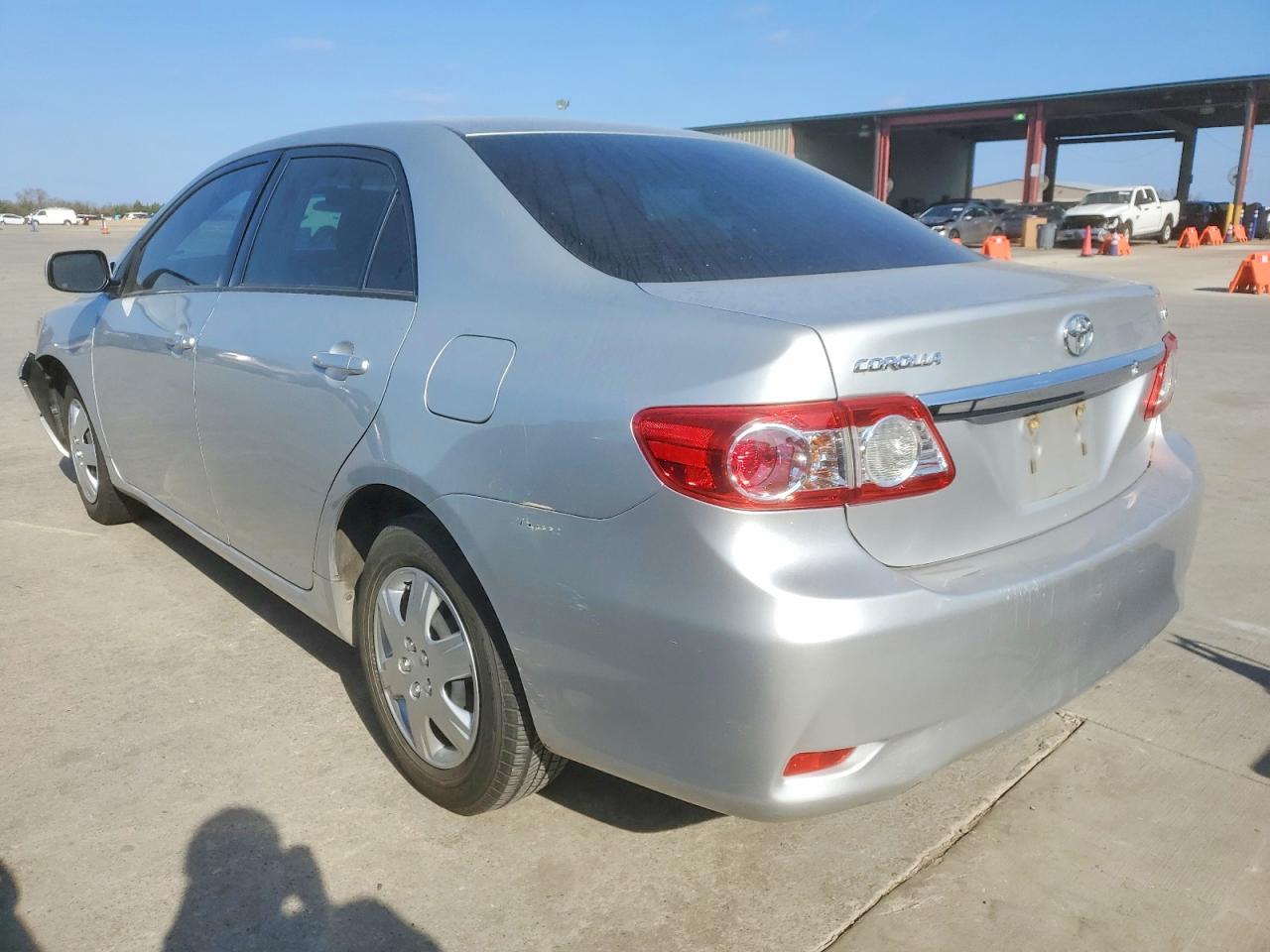 2011 TOYOTA COROLLA BASE photo 2