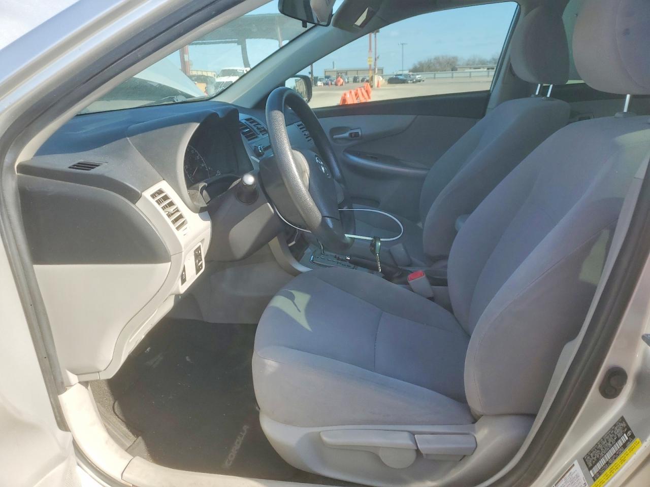 2011 TOYOTA COROLLA BASE photo 7