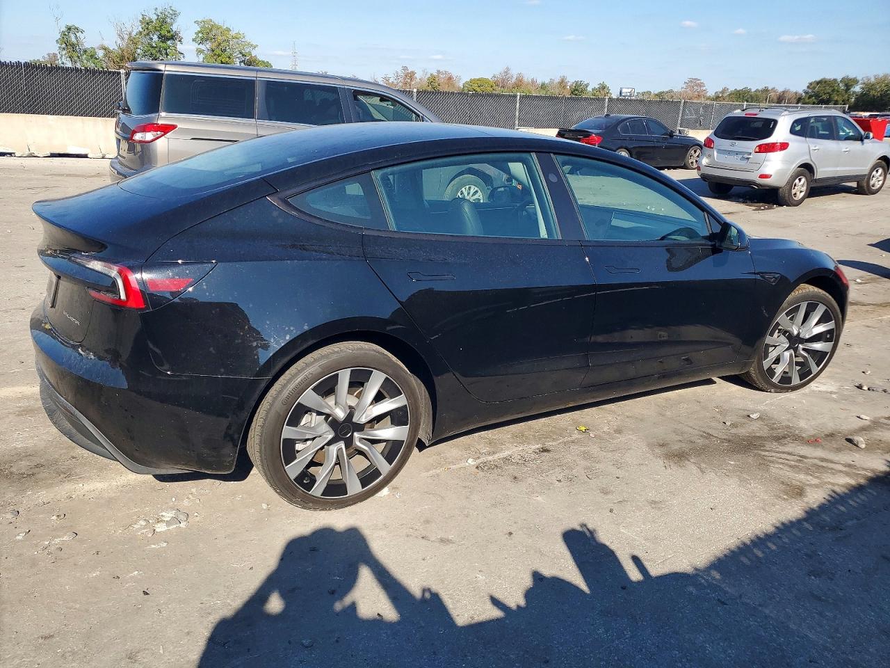 2024 TESLA MODEL 3 photo 7
