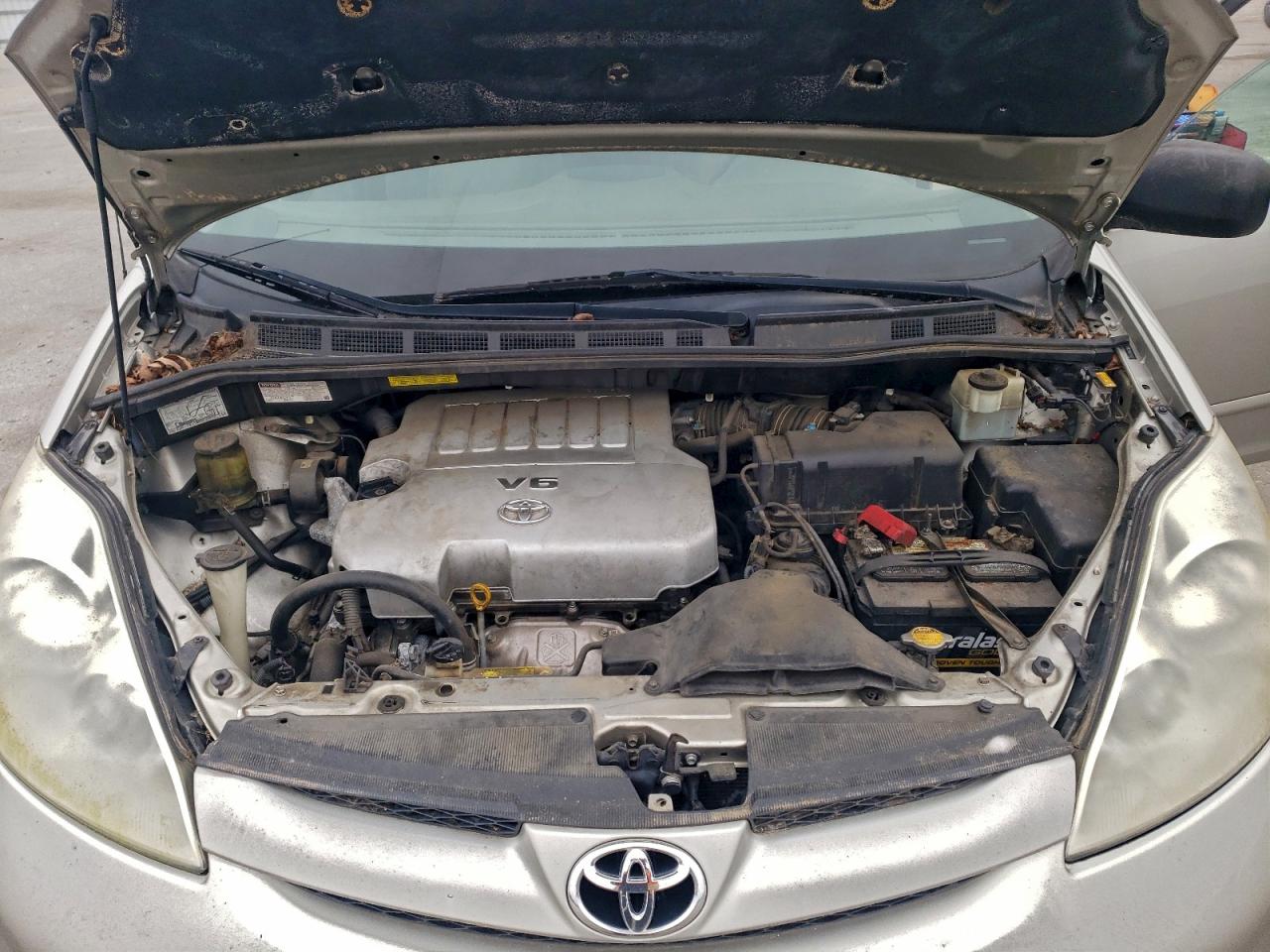 2008 TOYOTA SIENNA CE photo 23