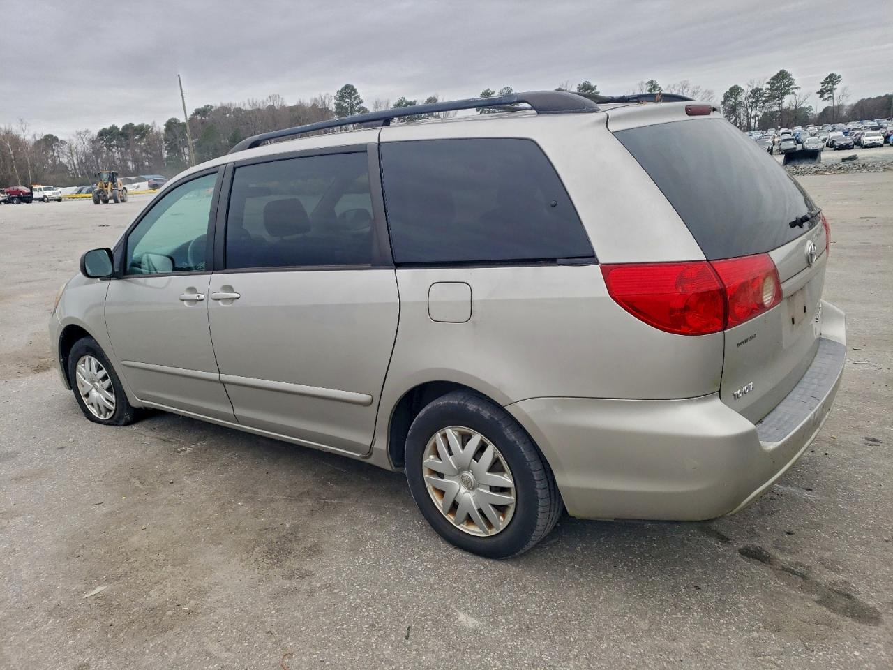 2008 TOYOTA SIENNA CE photo 3