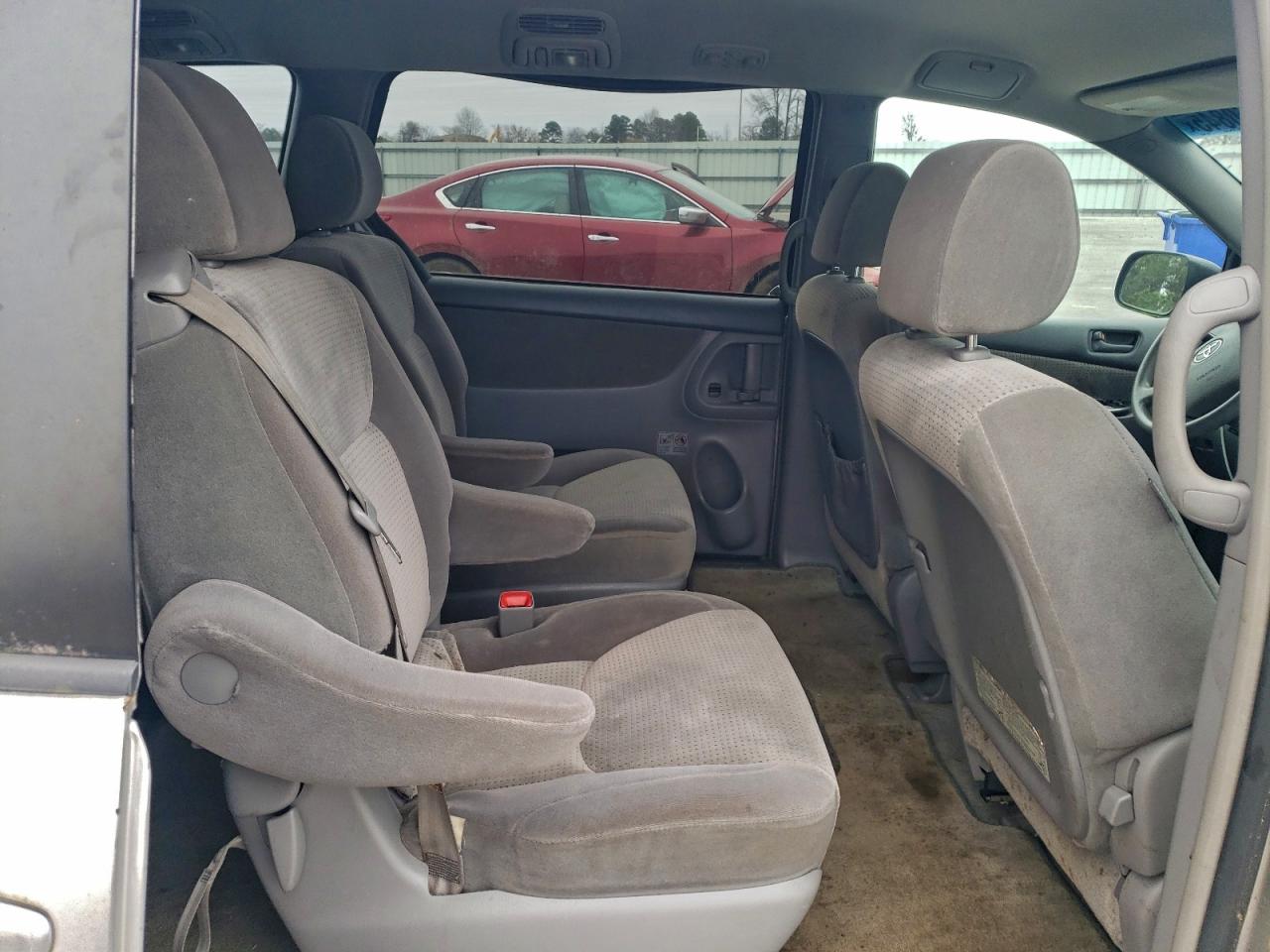 2008 TOYOTA SIENNA CE photo 21