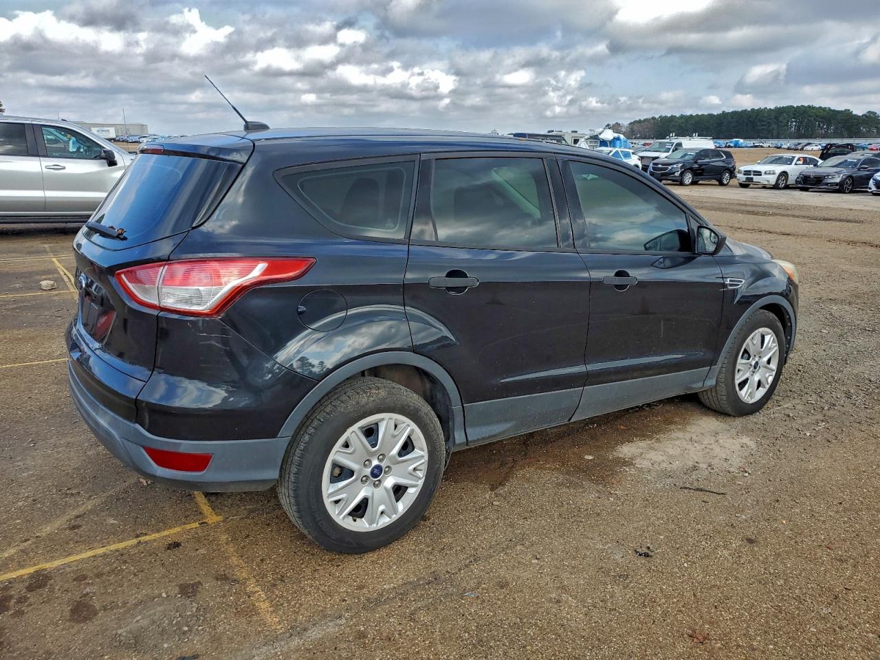 2015 FORD ESCAPE S photo 3