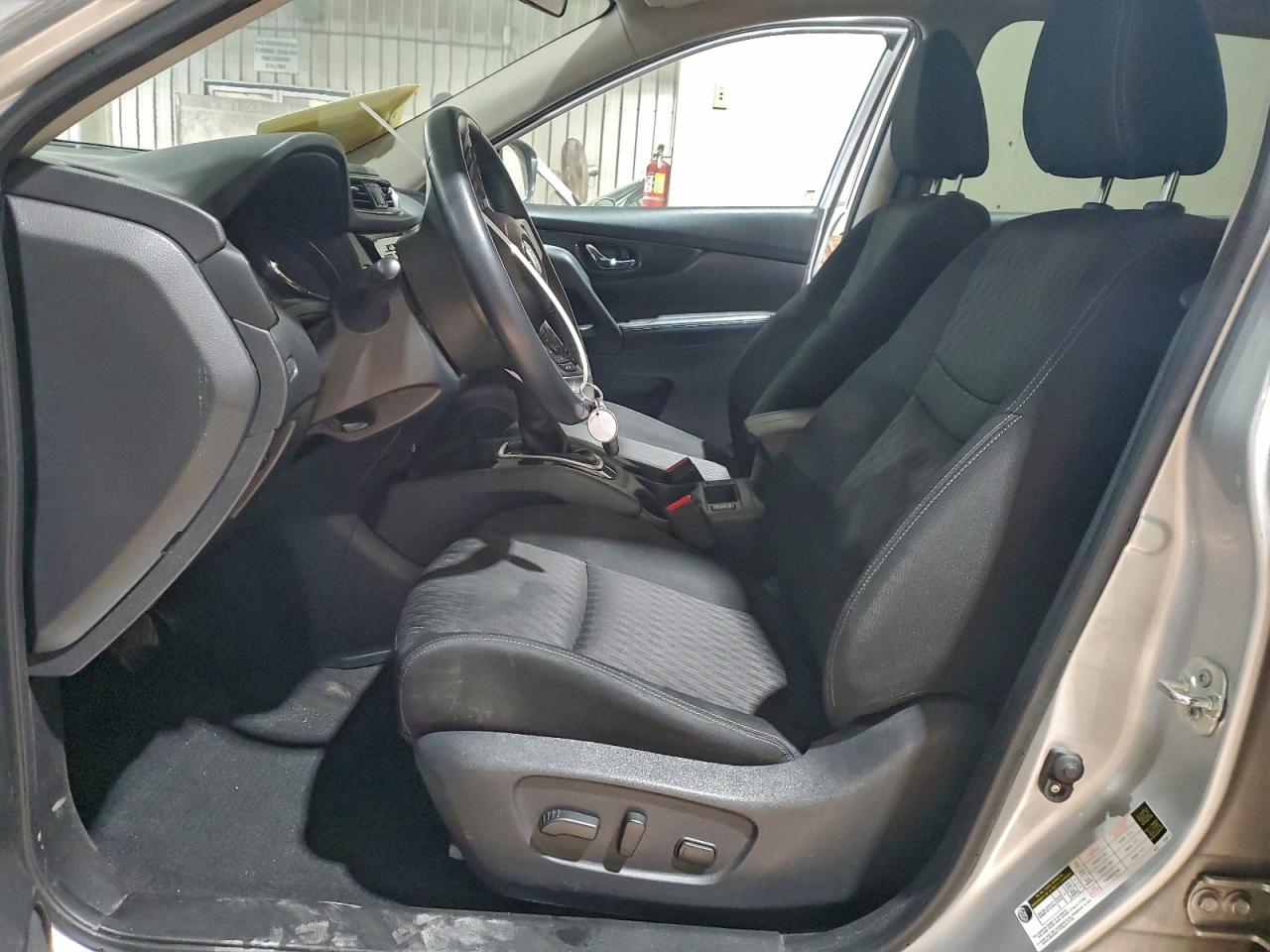 2019 NISSAN ROGUE S photo 7