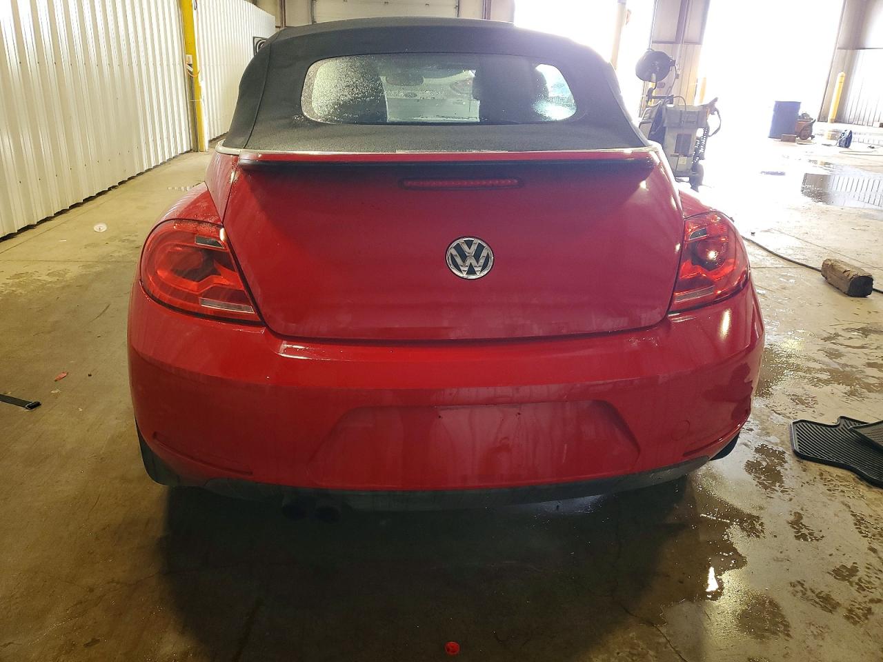 2013 VOLKSWAGEN BEETLE photo 6