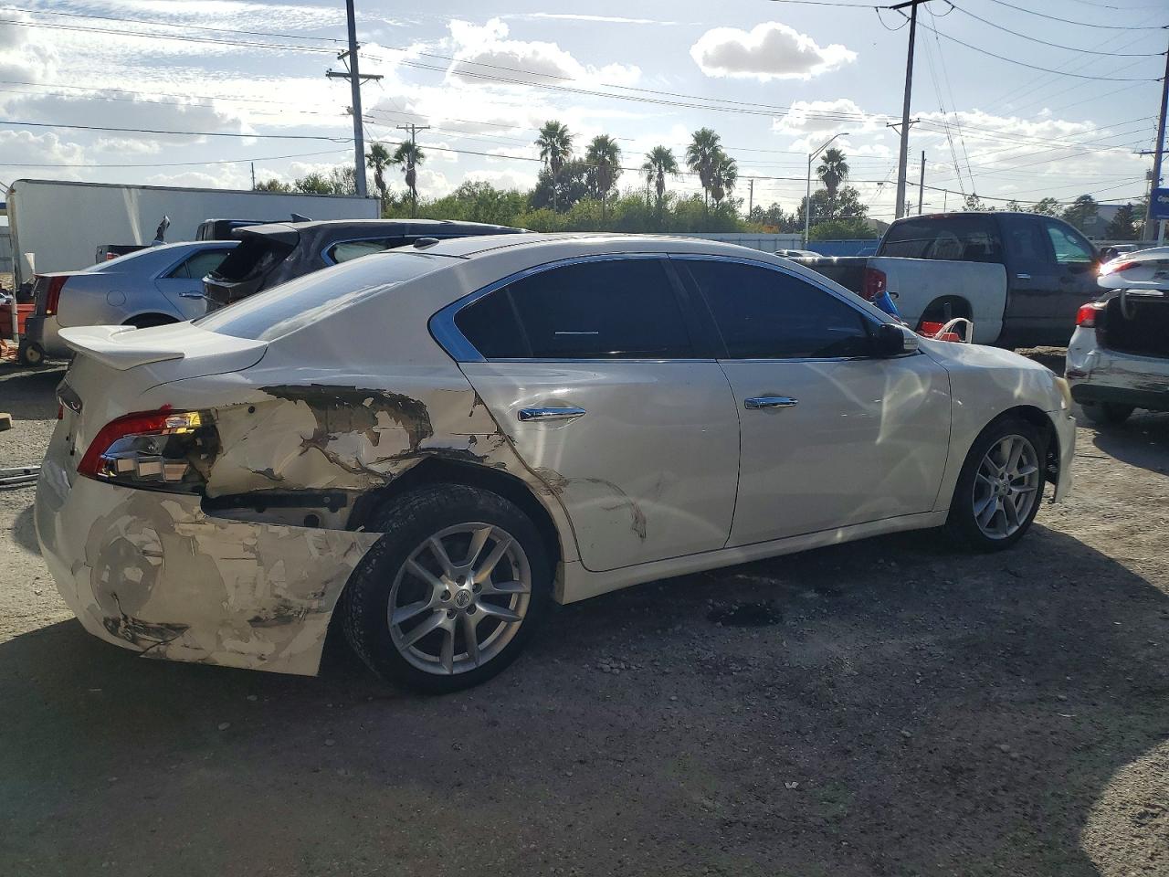 2011 NISSAN MAXIMA S photo 3