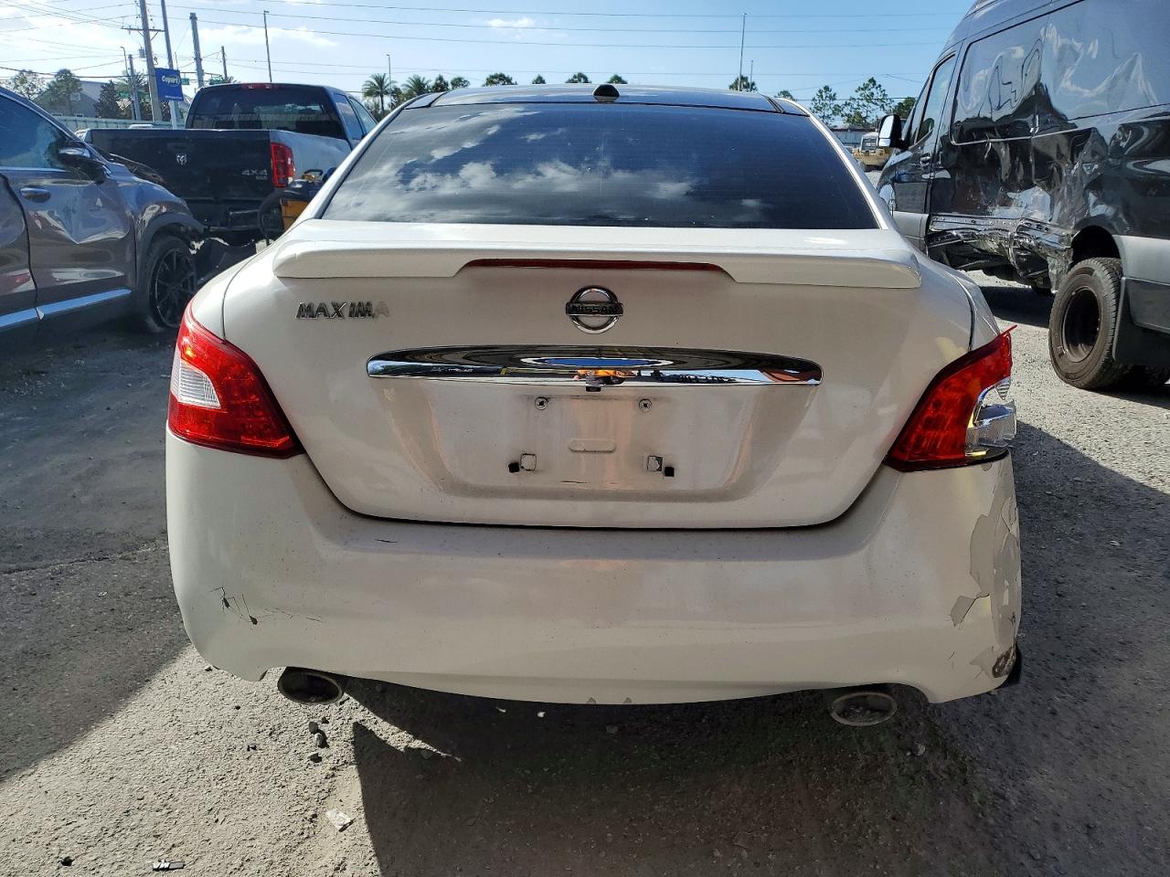 2011 NISSAN MAXIMA S photo 6
