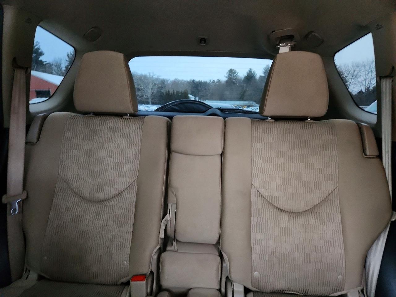 2011 TOYOTA RAV4 photo 10