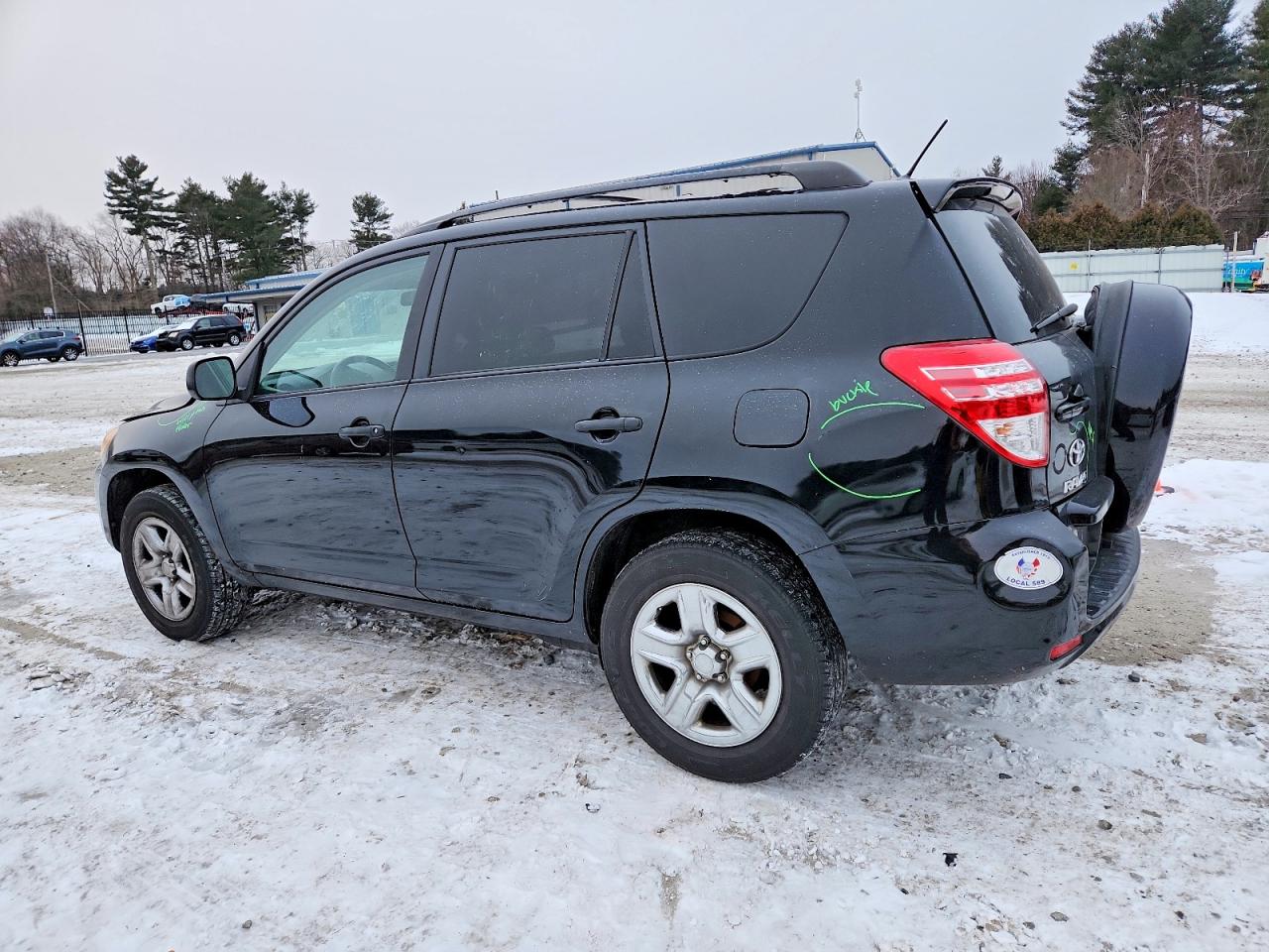 2011 TOYOTA RAV4 photo 2