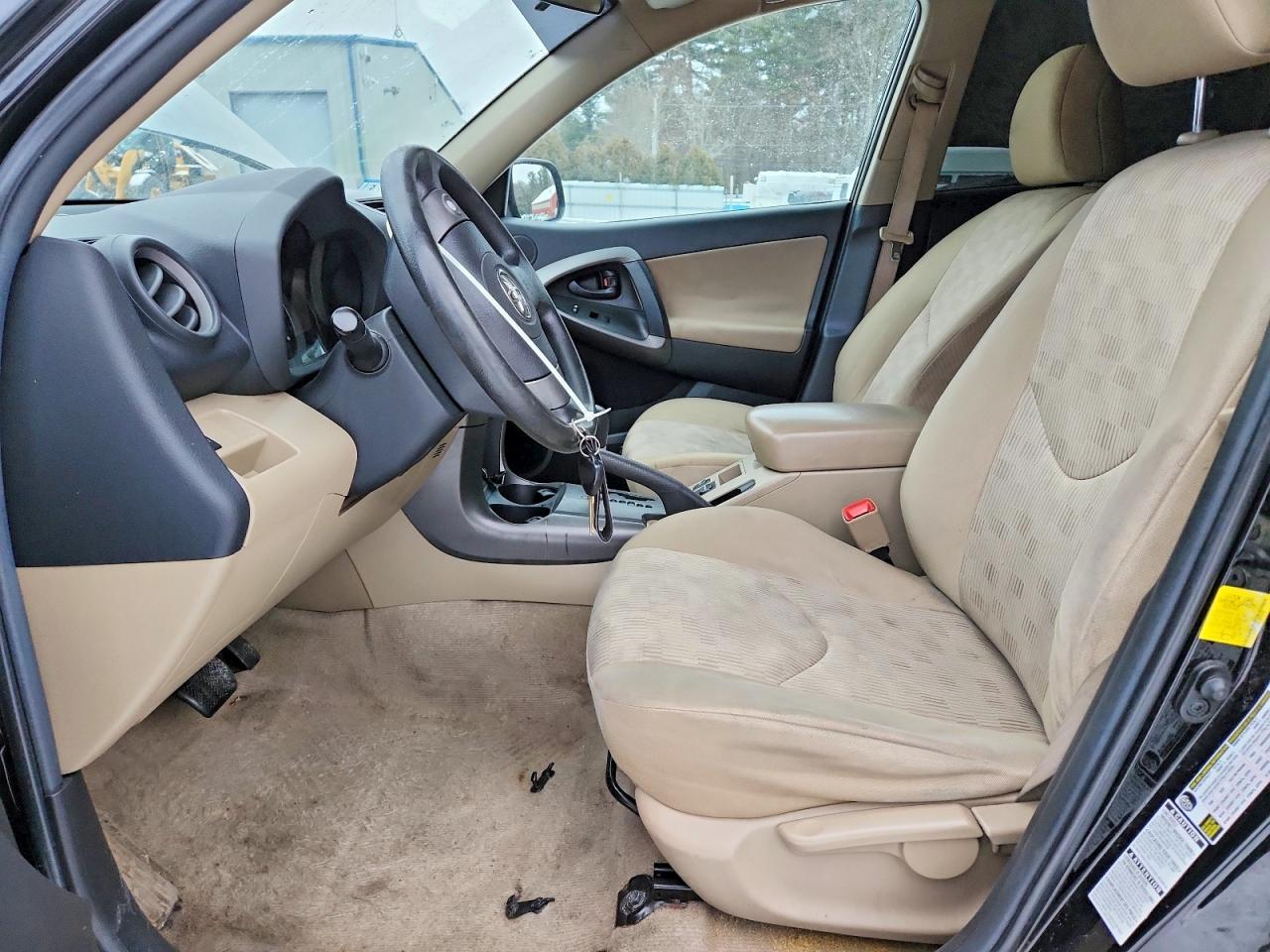 2011 TOYOTA RAV4 photo 7