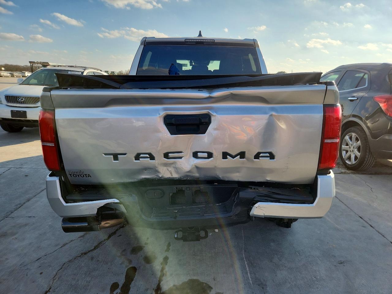 2024 TOYOTA TACOMA DOUBLE CAB photo 6