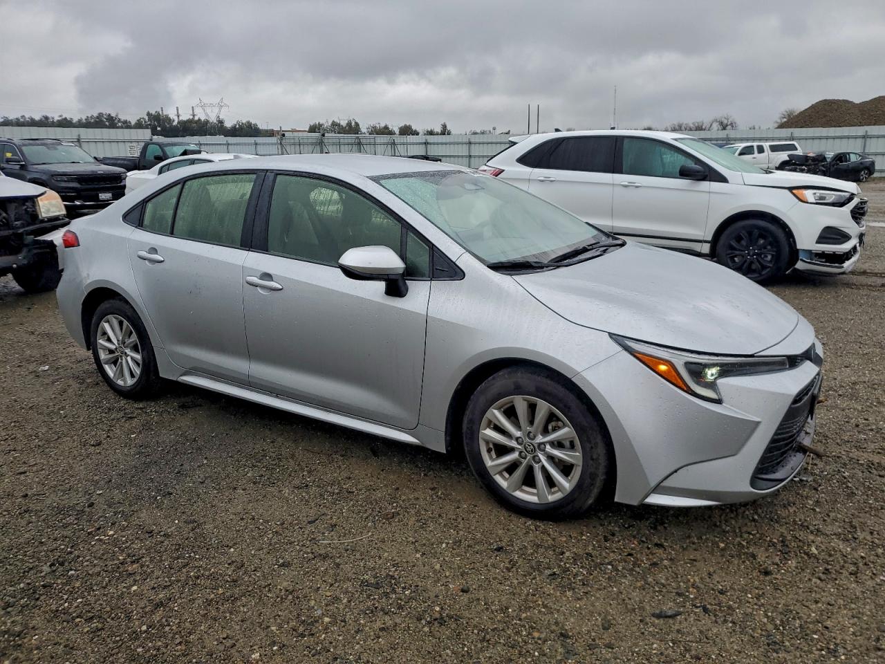 2024 TOYOTA COROLLA LE photo 4