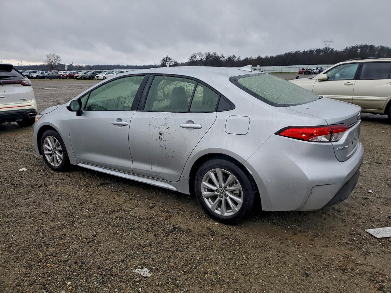 2024 TOYOTA COROLLA LE photo 2