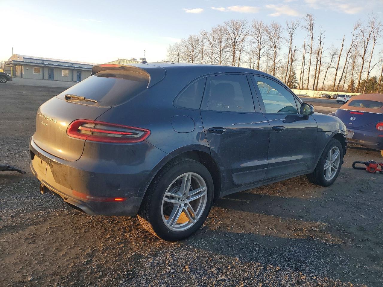2017 PORSCHE MACAN photo 5