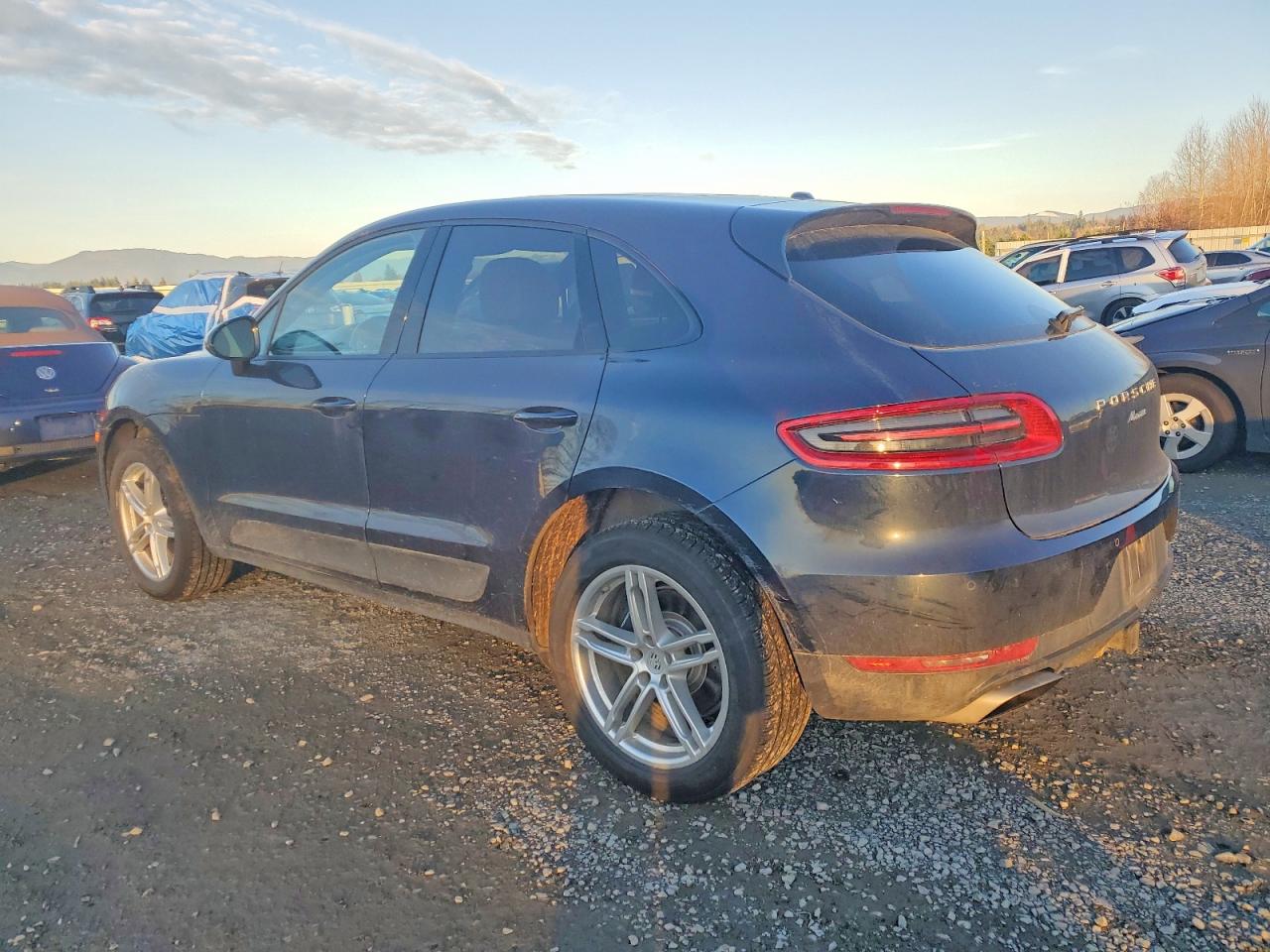 2017 PORSCHE MACAN photo 3