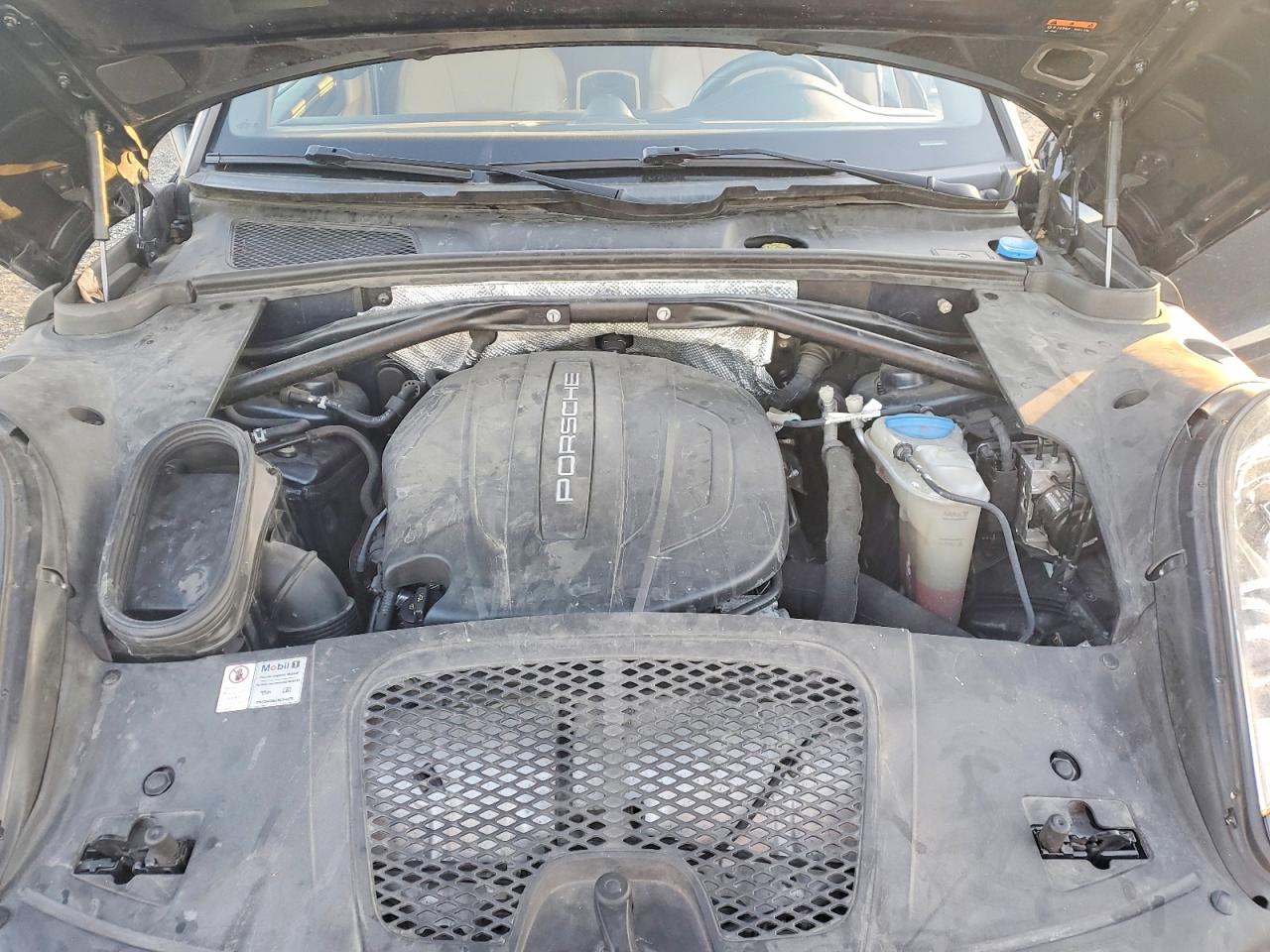 2017 PORSCHE MACAN photo 23