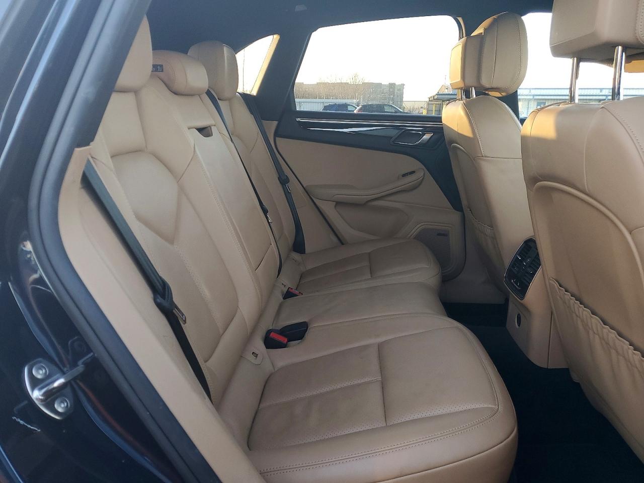 2017 PORSCHE MACAN photo 21