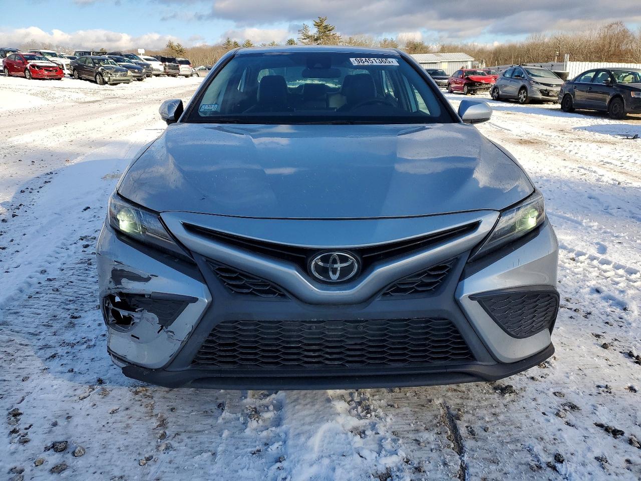 2021 TOYOTA CAMRY SE photo 5