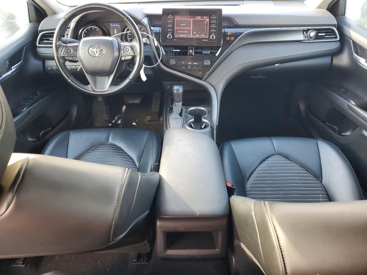 2021 TOYOTA CAMRY SE photo 8
