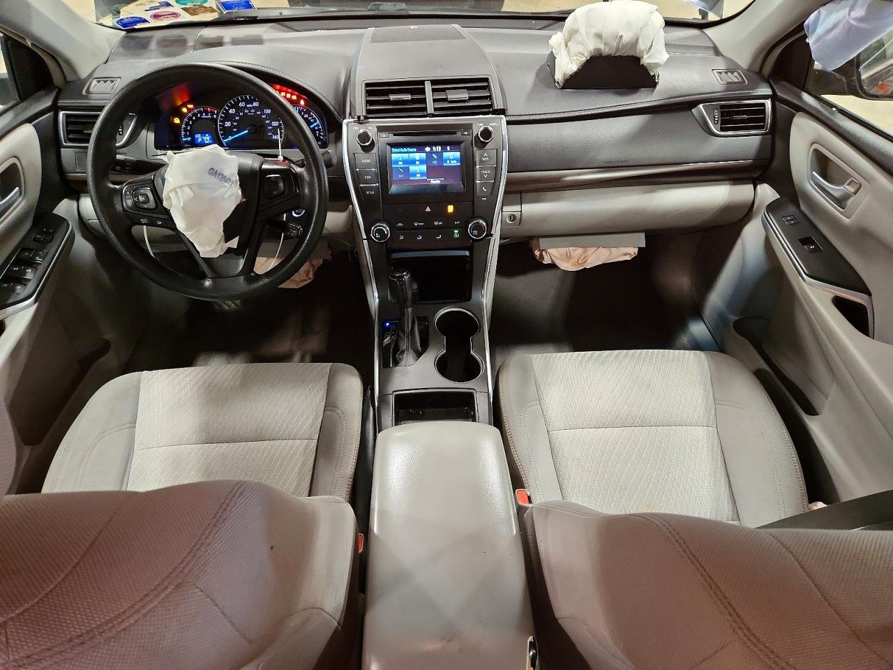 2015 TOYOTA CAMRY LE photo 8