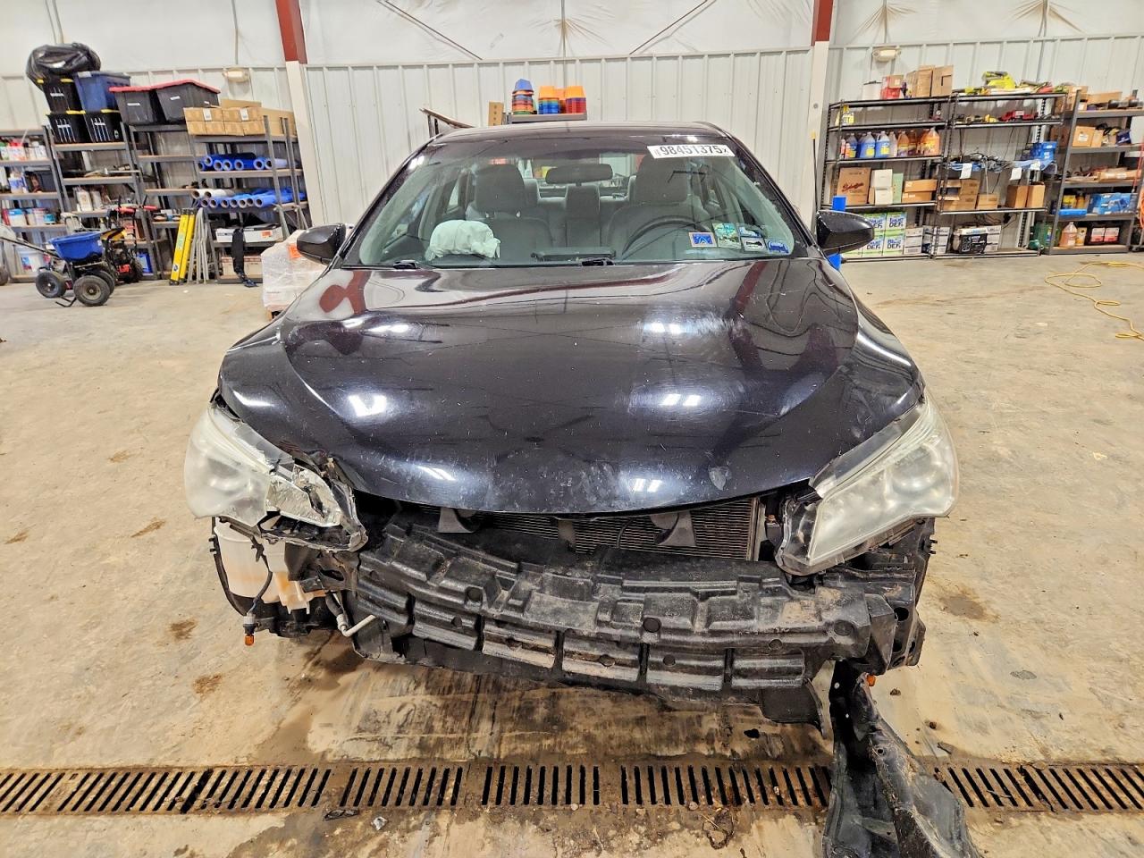 2015 TOYOTA CAMRY LE photo 5