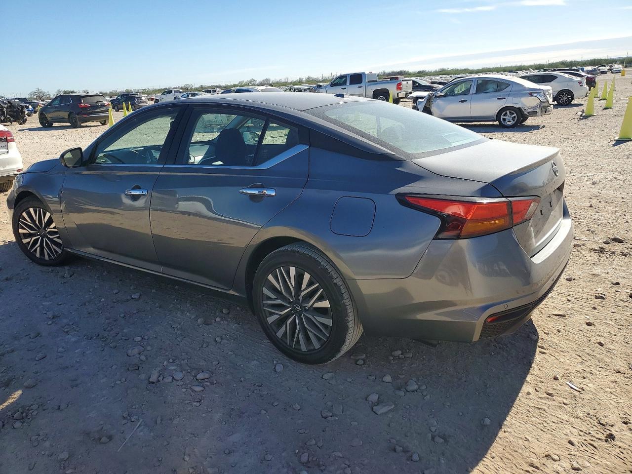 2024 NISSAN ALTIMA SV photo 2