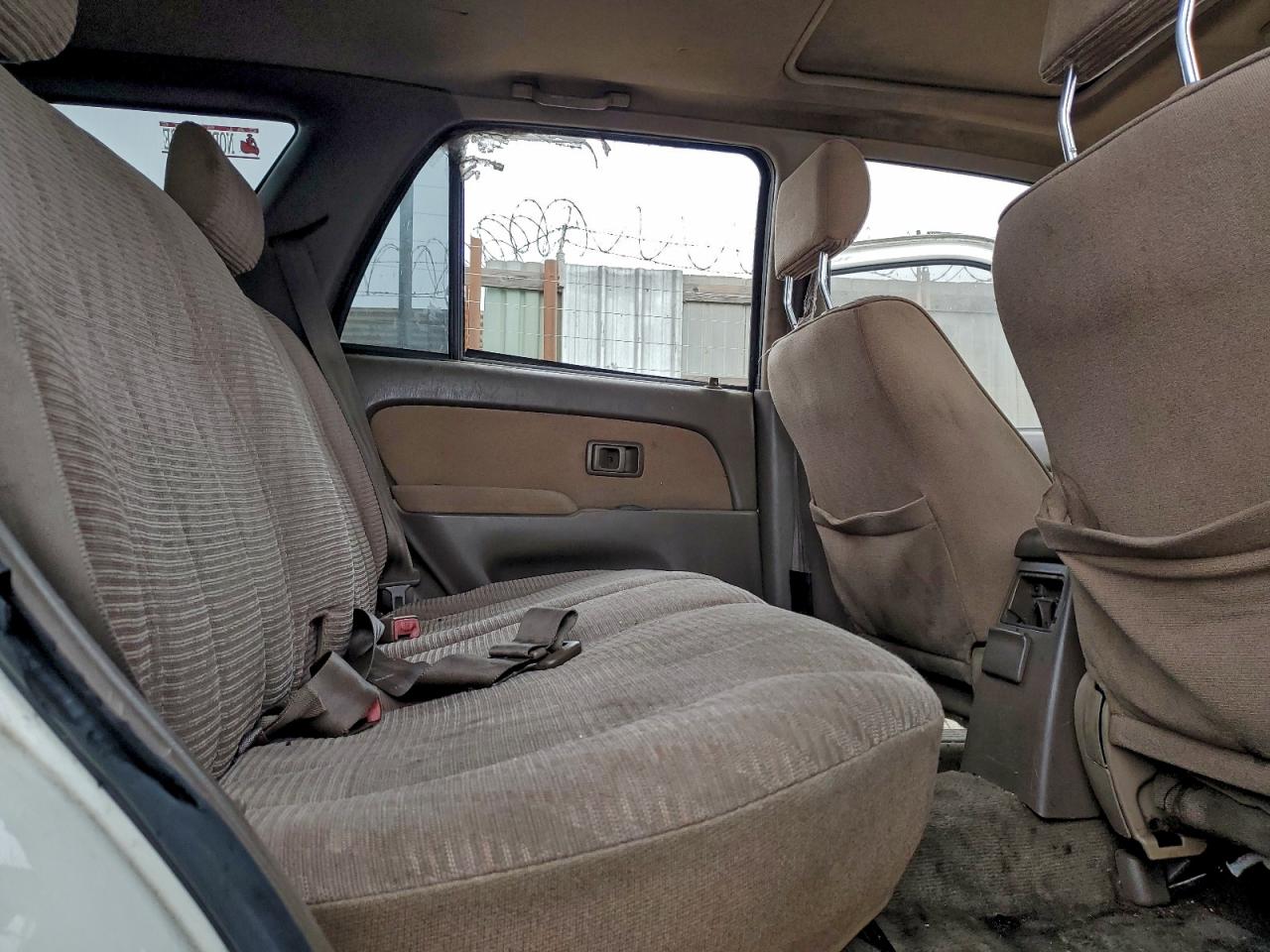 1998 TOYOTA 4RUNNER SR5 photo 11
