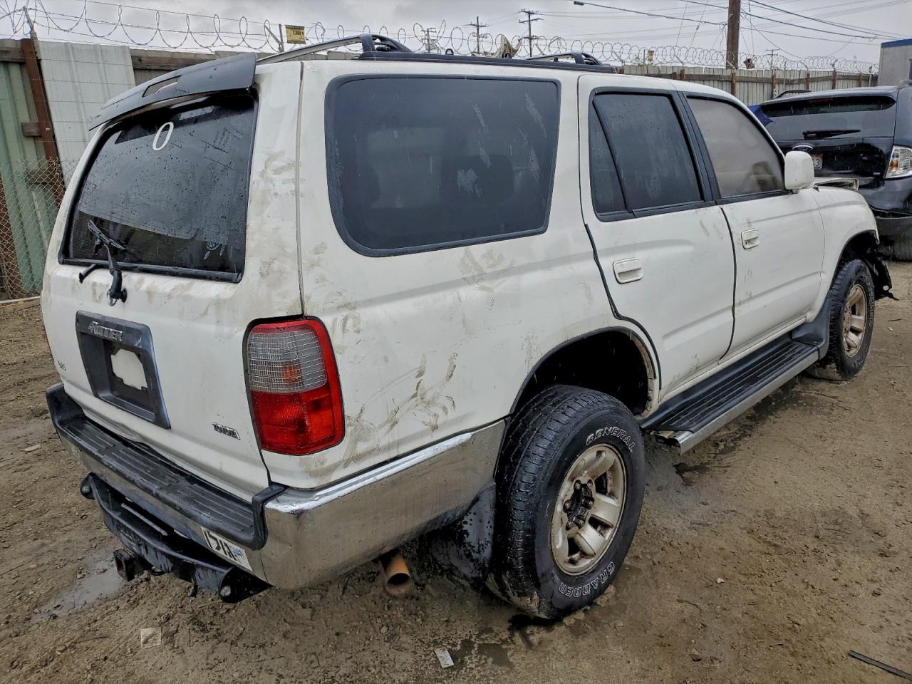 1998 TOYOTA 4RUNNER SR5 photo 3