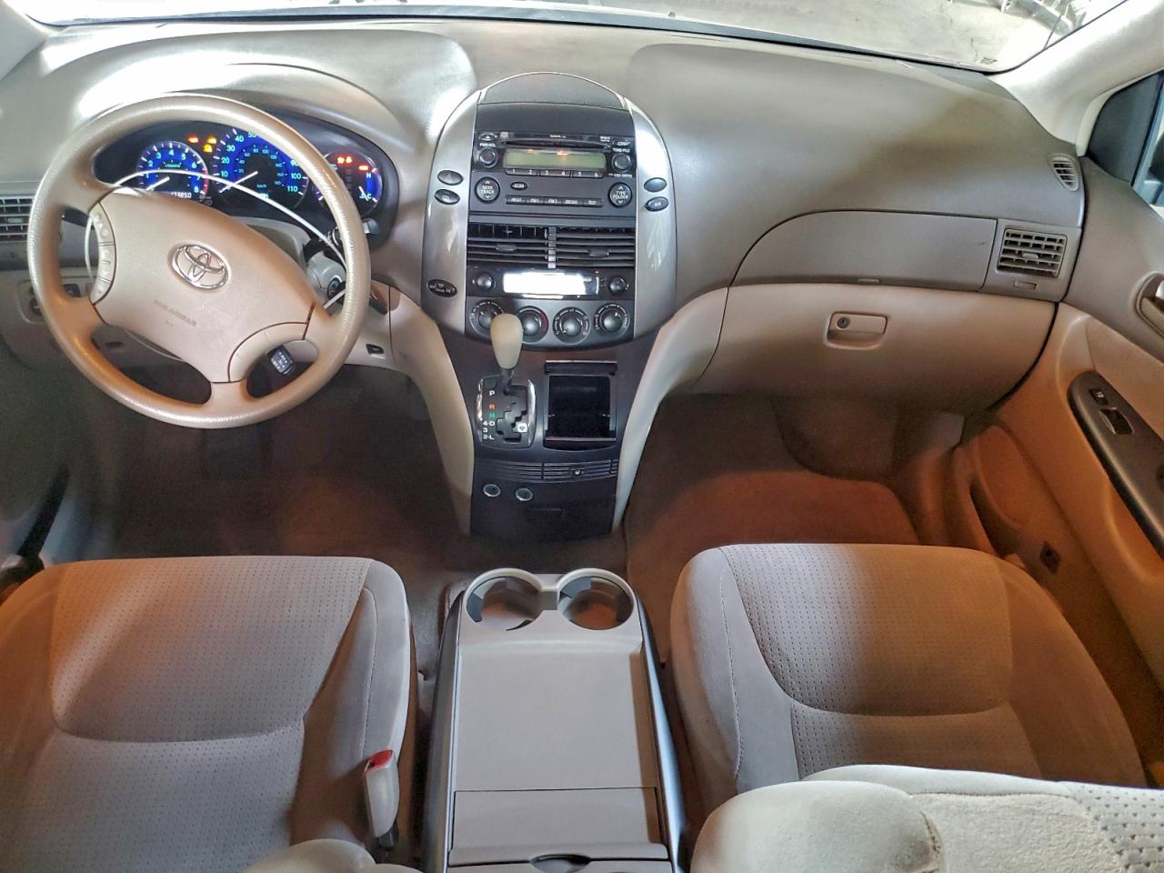 2007 TOYOTA SIENNA CE photo 8