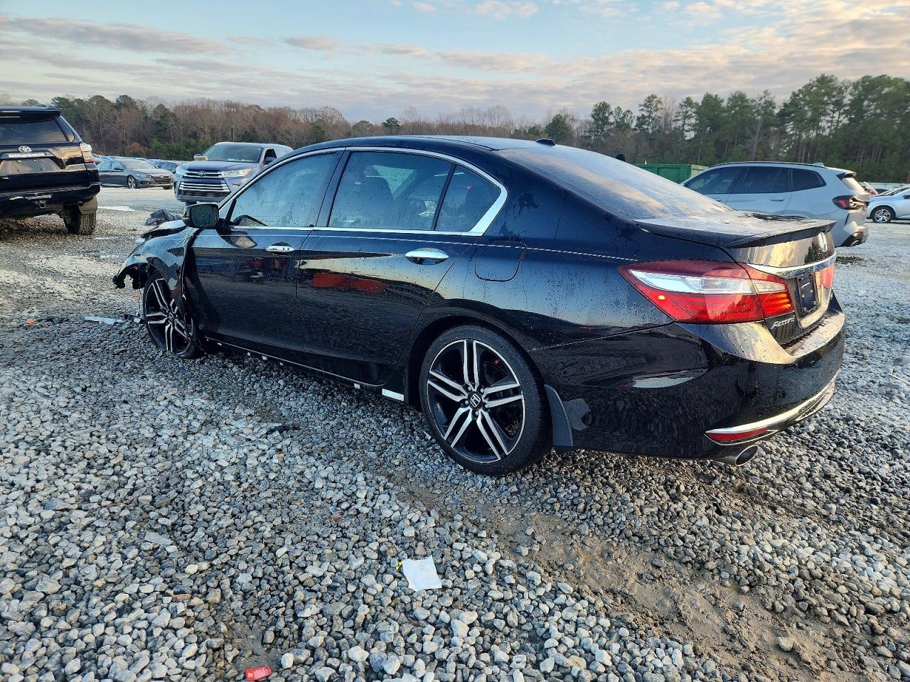 2017 HONDA ACCORD TOURING photo 2