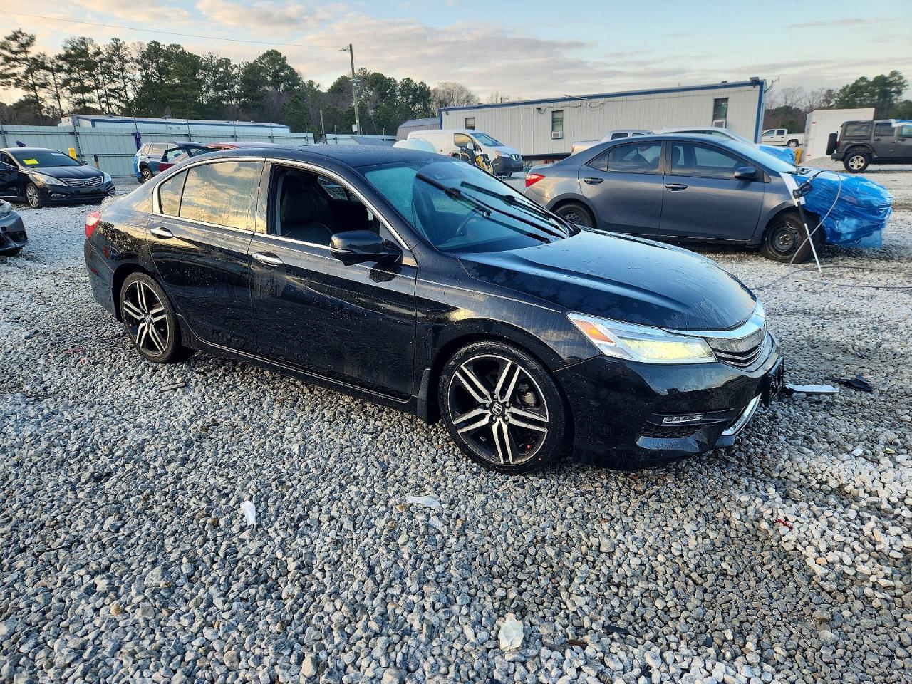 2017 HONDA ACCORD TOURING photo 4